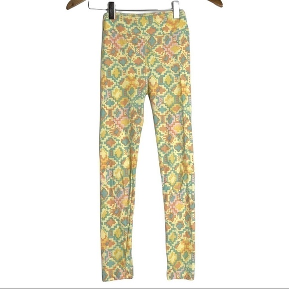 𝅺girl’s LuLaRoe Leggings in Geometric Pattern Size L/XL - Picture 1 of 4